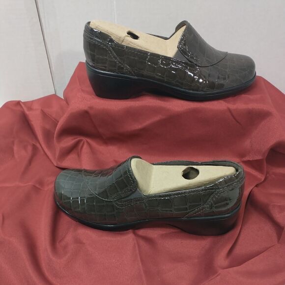 Clarks "Bendables" Croc Print Slip-on Loafer Women's Size 7.5 M, gray - Picture 3 of 8